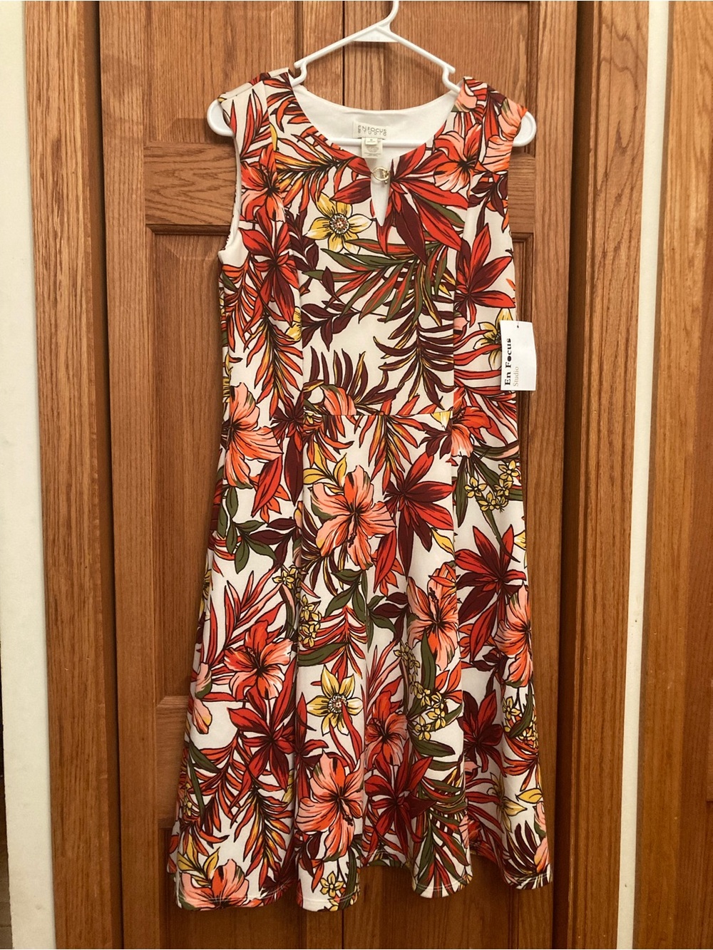 NWT EnFocus women’s size 8 floral dress